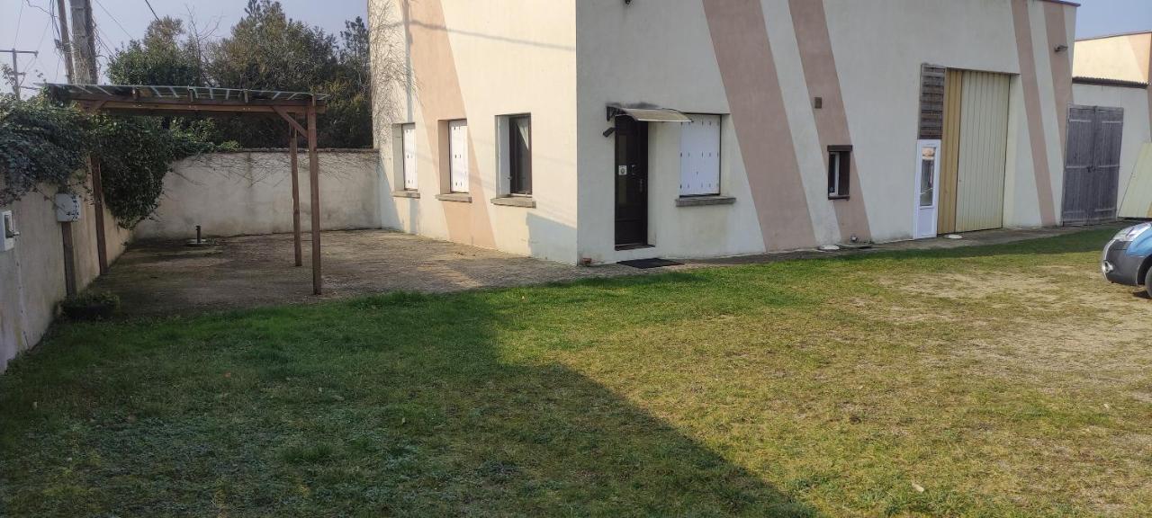 Gite De La Croix Blanche Montamisé Exterior foto
